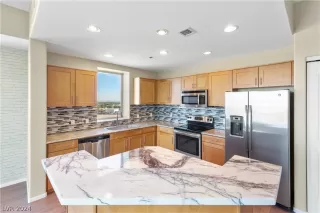 Photo #3: 2575917 Listing 