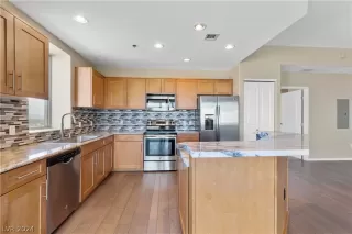 Photo #4: 2575917 Listing 