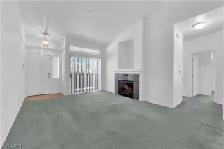 Photo #6: 2575921 Listing