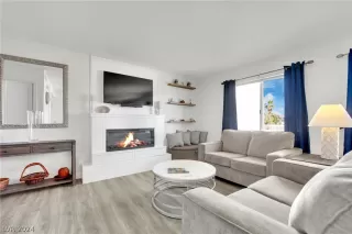 Photo #4: 2575925 Listing