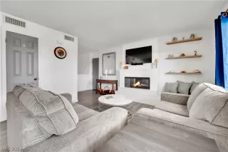 Photo #5: 2575925 Listing