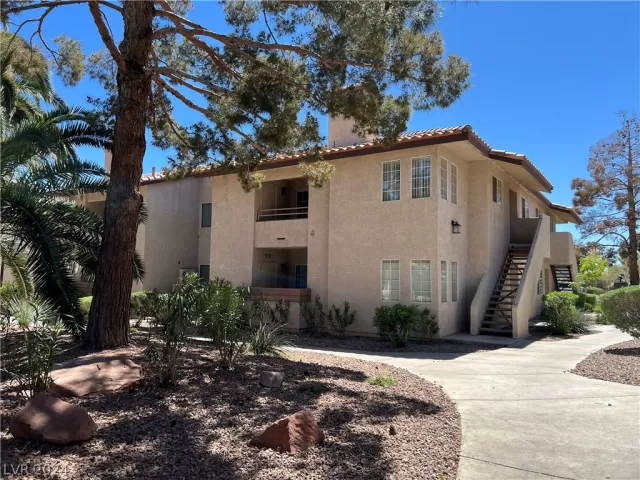 MLS: 2575970 Condo For Sale