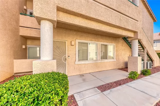 MLS: 2575972 Condo For Sale