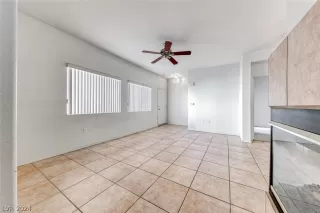 Photo #5: 2575972 Listing