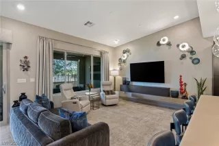 Photo #5: 2575981 Listing 