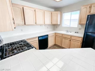 Photo #5: 2575998 Listing 