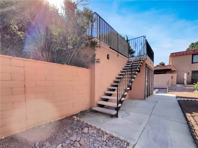 MLS: 2576042 Condo For Sale