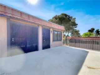 Photo #5: 2576042 Listing