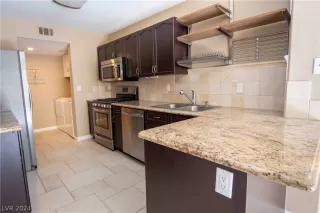 Photo #2: 2576052 Listing 