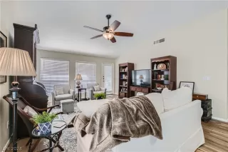 Photo #5: 2576057 Listing 