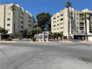 Photo #1: 2576068 Listing 