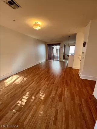 Photo #1: 2576074 Listing 