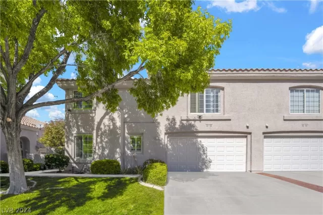 MLS: 2576090 Condo For Sale