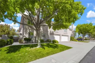 Photo #2: 2576090 Listing