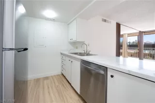 Photo #5: 2576142 Listing 