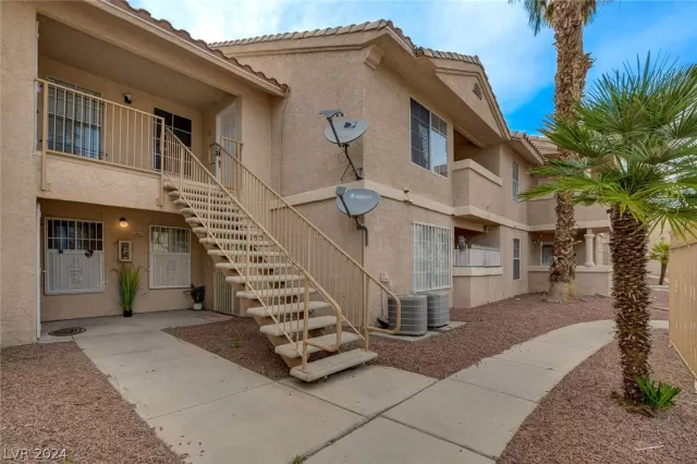 MLS: 2576157 Condo For Sale