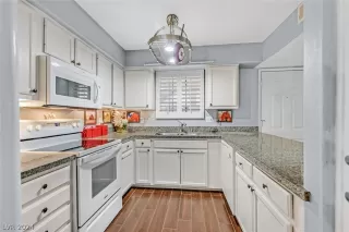 Photo #6: 2576172 Listing