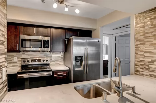 MLS: 2576180 Condo For Sale