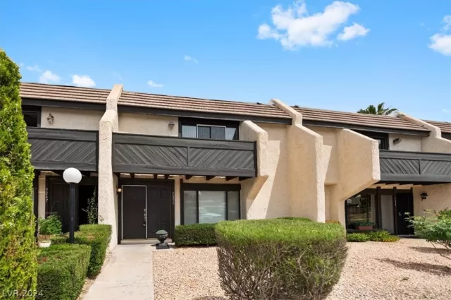 MLS: 2576185 Condo For Sale