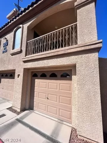 MLS: 2576272 Condo For Sale