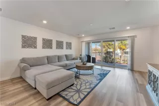 Photo #2: 2576299 Listing