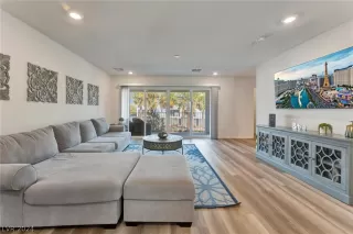 Photo #3: 2576299 Listing