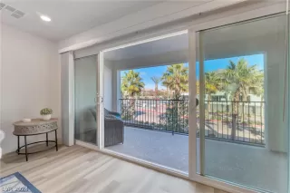 Photo #5: 2576299 Listing