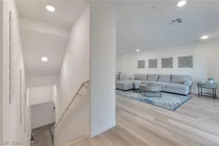 Photo #6: 2576299 Listing