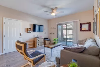 Photo #4: 2576302 Listing