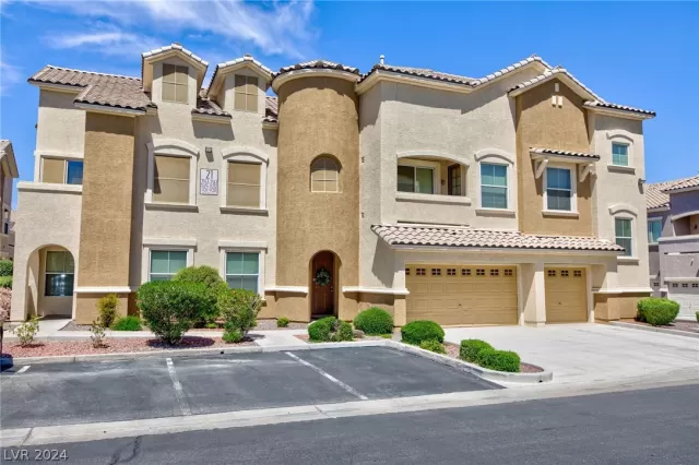 MLS: 2576313 Condo For Sale