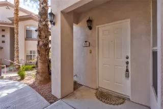 Photo #3: 2576317 Listing