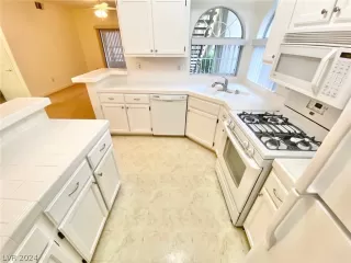 Photo #4: 2576331 Listing 