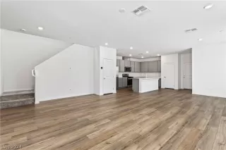 Photo #3: 2576353 Listing 