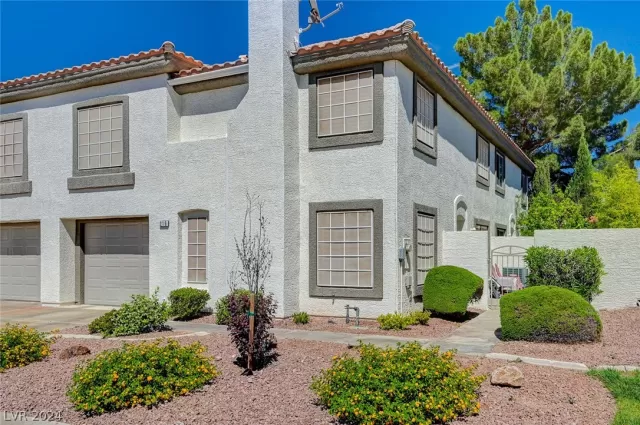 MLS: 2576357 Condo For Sale