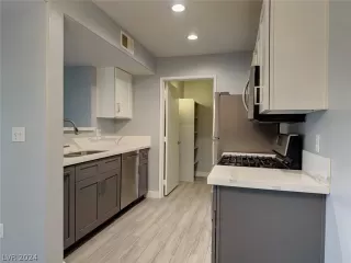 Photo #2: 2576381 Listing 