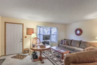 Photo #6: 2576386 Listing