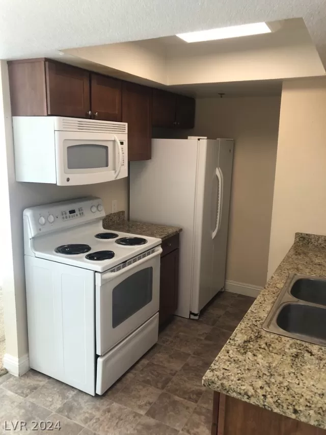 MLS: 2576398 Condo For Sale