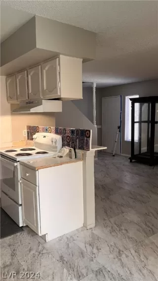 Photo #5: 2576417 Listing 