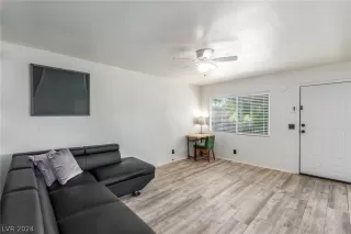 Photo #5: 2576425 Listing