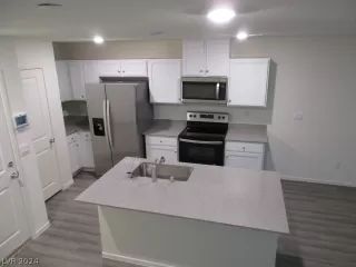 Photo #1: 2576458 Listing 