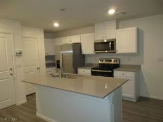 Photo #2: 2576458 Listing 