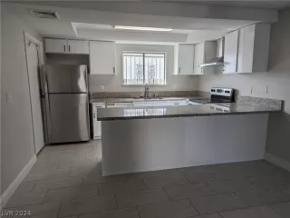 Photo #3: 2576527 Listing