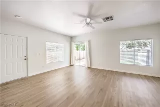 Photo #3: 2576548 Listing