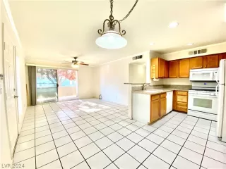 Photo #4: 2576594 Listing