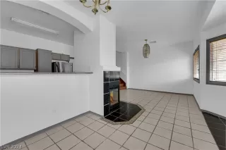 Photo #4: 2576604 Listing