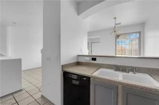 Photo #6: 2576604 Listing