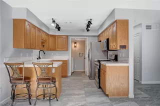 Photo #4: 2576628 Listing