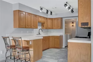 Photo #5: 2576628 Listing