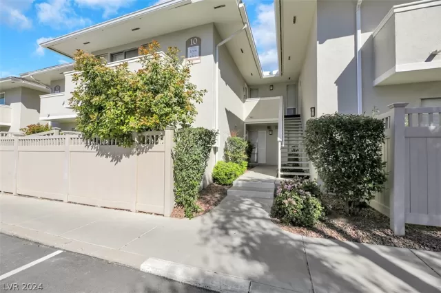 MLS: 2576701 Condo For Sale