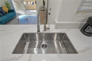 Photo #3: 2576711 Listing